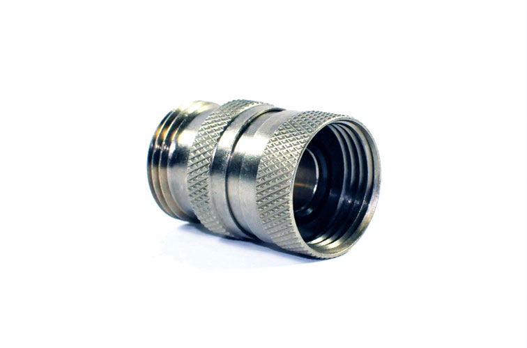 <h4><b><span style="color: #003c94;">WET</span> SPOT</b><br> <h5>Quick Disconnect Fittings<h5>
